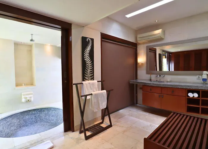 Royal Aventus Villa *